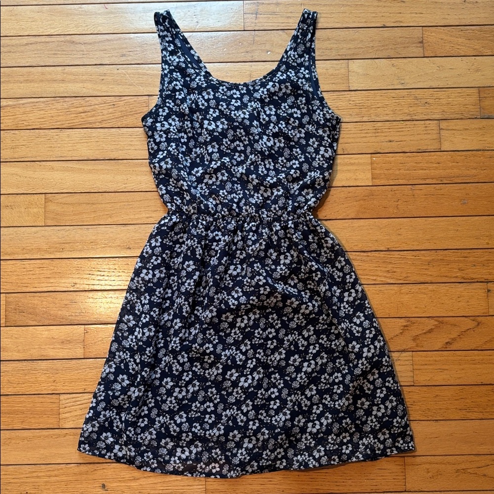 Divided Dark Navy Blue Mini Pretty White Floral Dress Women’s Size 4 S Small